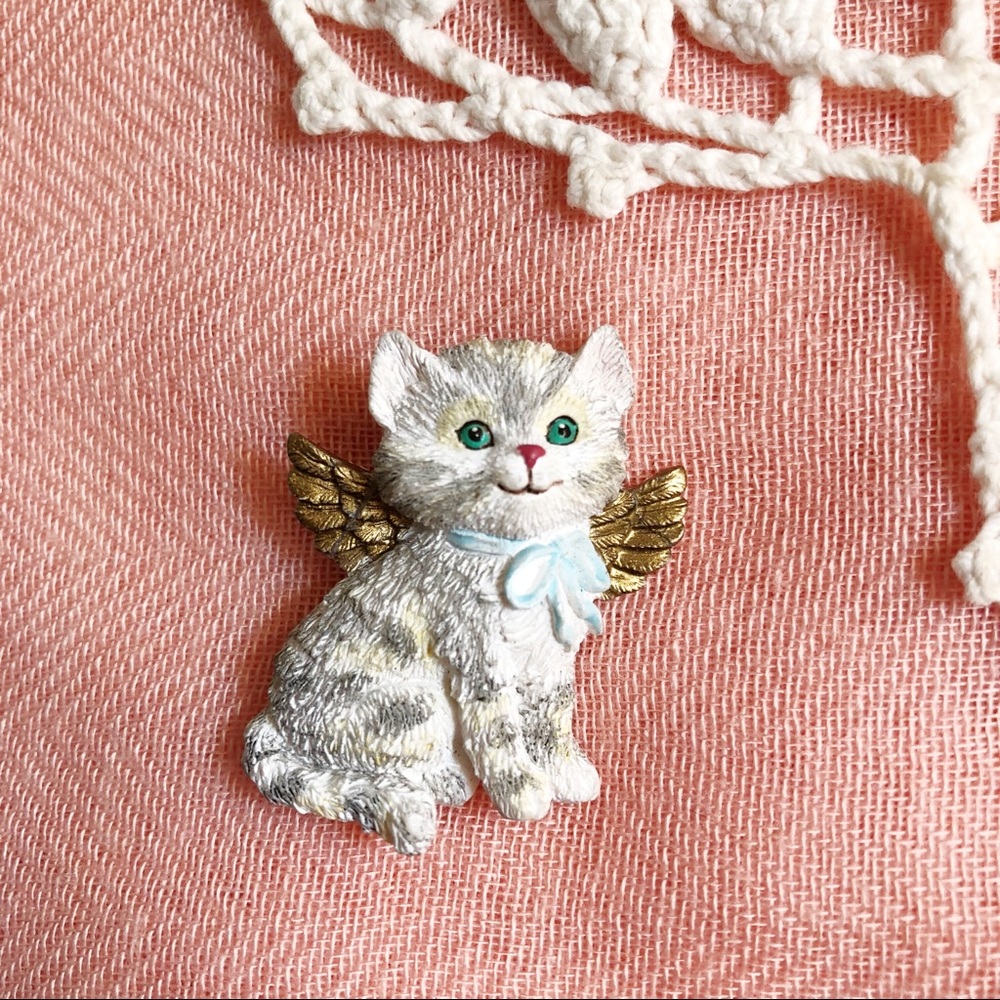 💕 Angel Kitten Brooch - Ceramic